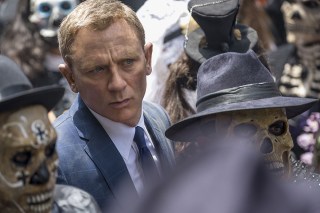 Editorial use only. No book cover usage.Mandatory Credit: Photo by Jonathan Olley/Columbia/Eon/Danjaq/Mgm/Kobal/REX/Shutterstock (5886264dv)Daniel CraigSpectre - 2015Director: Sam MendesColumbia/EON/Danjaq/MGMUKScene StillAction/Adventure