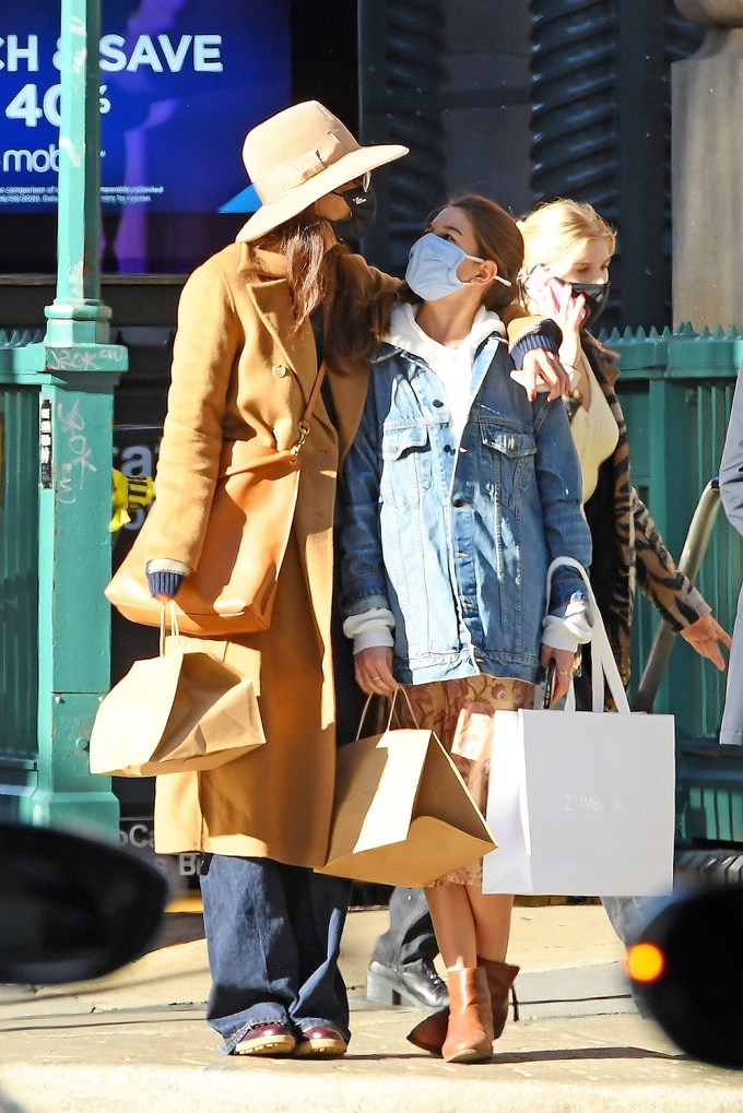 Katie Holmes & Suri Cruise Shop