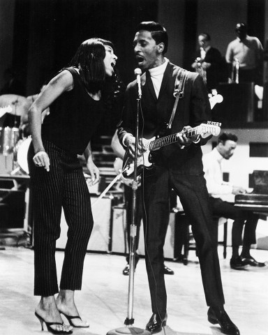 BIG T.N.T. SHOW, Tina Turner, Ike Turner, 1966