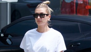 Hailey Baldwin Abs