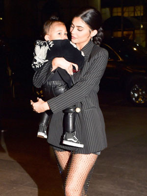 kylie jenner, stormi webster