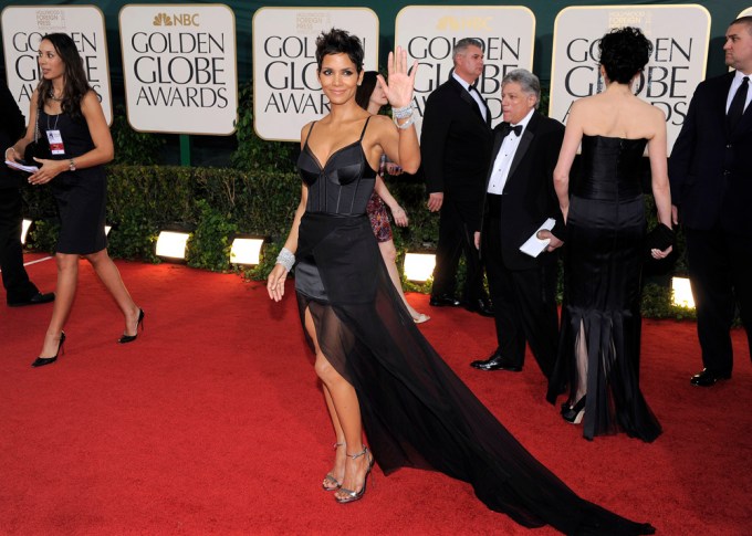 Halle Berry At The 2011 Golden Globes