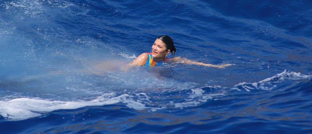 Kylie Jenner and Travis Scott have fun on a jet ski on Kylie's 22nd Birthday in Positano, Italy

Pictured: Kylie Jenner,Travis Scott
Ref: SPL5108576 100819 NON-EXCLUSIVE
Picture by: SplashNews.com

Splash News and Pictures
Los Angeles: 310-821-2666
New York: 212-619-2666
London: 0207 644 7656
Milan: +39 02 56567623
photodesk@splashnews.com

World Rights