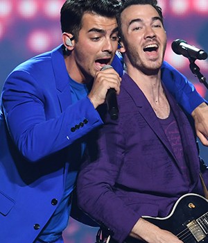 joe jonas kevin jonas