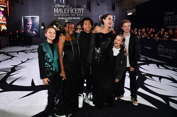 Angelina Jolie, Pax, Zahara, Shiloh, Vivienne, Knox Jolie-Pitt