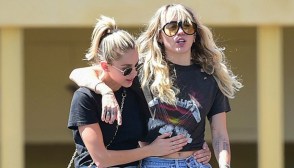 Kaitlynn Carter, Miley Cyrus