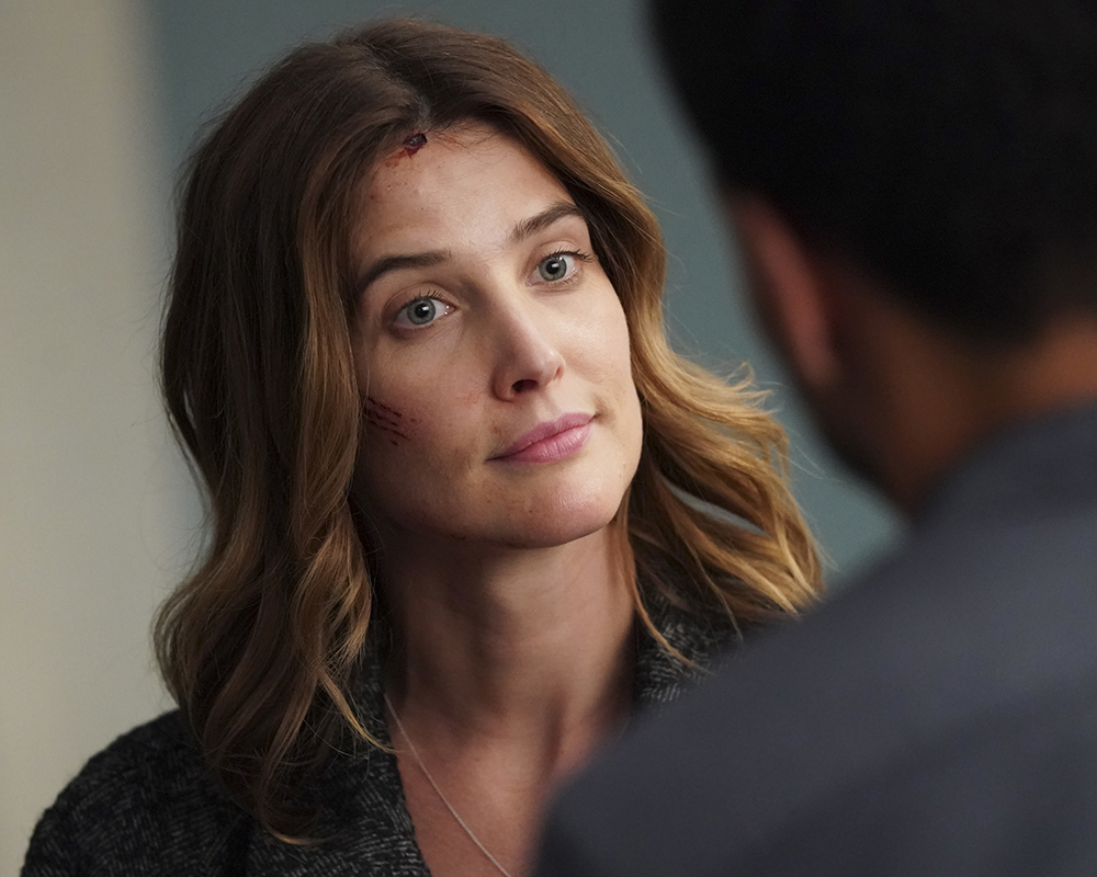 STUMPTOWN - "Forget it Dex, It's Stumptown." - Dex Parios - a strong, assertive and sharp-witted army veteran with a complicated love life, gambling debt and a brother to take care of - works as a PI in Portland, Oregon. With only herself to rely on, she solves other people's messes with a blind eye toward her own, finding herself at odds with the police and in the firing line of criminals, on the series premiere of "Stumptown," WEDNESDAY, SEPT. 25 (10:00-11:00 p.m. EDT), on ABC. (ABC/Mitch Haaseth)COBIE SMULDERS