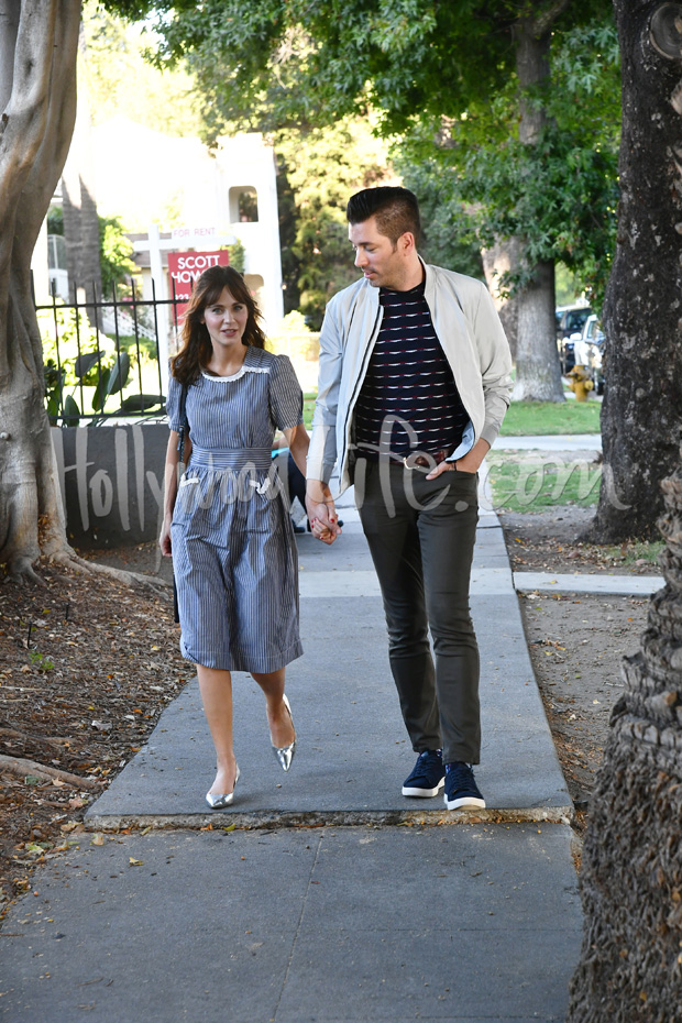 Zooey Deschanel & Jonathan Scott