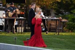 Newport, RI  - Celebrities guests arrive to Jennifer Lawrence and Cooke Maroney's wedding in Newport, Rhode Island.Pictured: Sienna MillerBACKGRID USA 19 OCTOBER 2019 USA: +1 310 798 9111 / usasales@backgrid.comUK: +44 208 344 2007 / uksales@backgrid.com*UK Clients - Pictures Containing ChildrenPlease Pixelate Face Prior To Publication*