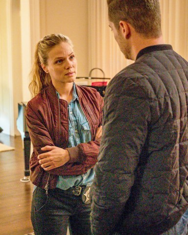 CHICAGO P.D. -- "Doubt" Episode 701 -- Pictured: (l-r) racy Spiridakos as Det. Hailey Upton, Jesse Lee Soffer as Det. Jay Halstead -- (Photo by: Matt Dinerstein/NBC)