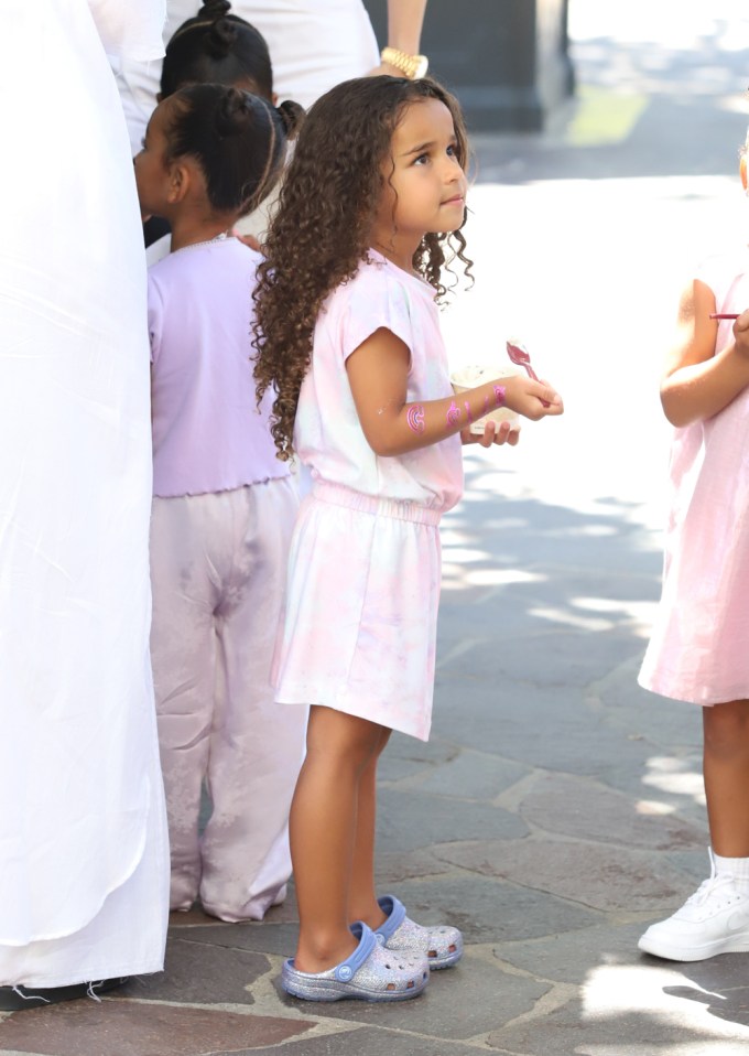 Dream Grabs Ice Cream With Her Cousins