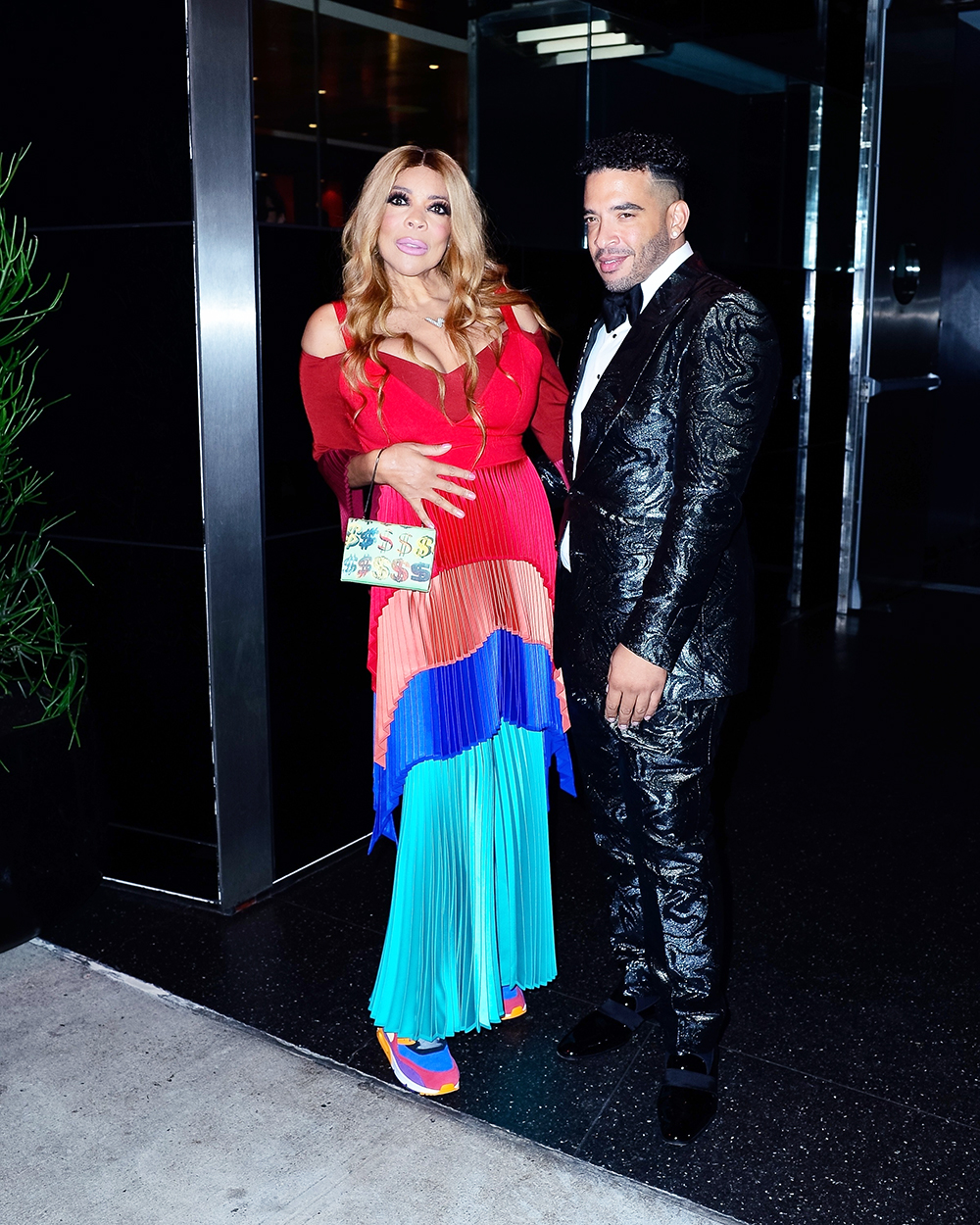 New York, NY  - Wendy Williams and Jason Lee attend the Met Gala Afterparty at The Standard Hotel in New York, NY.

Pictured: Wendy Williams, Jason Lee

BACKGRID USA 2 MAY 2022 

BYLINE MUST READ: North Woods / BACKGRID

USA: +1 310 798 9111 / usasales@backgrid.com

UK: +44 208 344 2007 / uksales@backgrid.com

*UK Clients - Pictures Containing Children
Please Pixelate Face Prior To Publication*