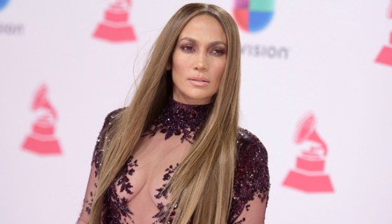 Jennifer Lopez at the 2016 Latin Grammys