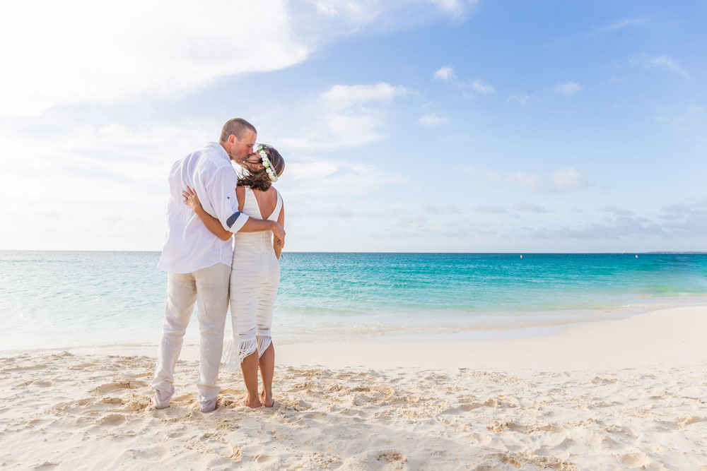 **Must credit: Aruba Tourism Board / Splash News** TV 'Bachelorette' stars Ashley Hebert and JP Rosenbaum say ‚ÄòI do‚Äô on Aruba beach during mass vow wedding renewal event. The happy couple, who met during season seven of the hit ABC reality show, tied the knot again after five years of marriage alongside 500 other lovebirds on the sundrenched Caribbean island. Also taking part in the romantic oceanside nuptials at world famous Eagle Beach on August 22 were fellow TV stars Lydia and Doug McLaughlin, from Bravo's ‚ÄúReal Housewives of Orange County‚Äù. Ashley and JP, who now live in Miami with their two young children, stayed at Hilton Aruba Caribbean Resort & Casino, where they enjoyed destination activities including UTV off-roading through Arikok National Park and sailing Aruba‚Äôs crystal clear waters via a catamaran cruise. Ashley, a dentist from New Jersey, said: ‚ÄúThere‚Äôs no where else we‚Äôd rather 'renew our I Do‚Äôs‚Äô than in Aruba, it‚Äôs absolutely breathtaking. We‚Äôre overjoyed to have shared this experience with the company of our children, and know this moment in time is one we‚Äôll treasure for the rest of our lives. The One happy island is truly magical and romantic!‚Äù

Pictured: JP Rosenbaum,Ashley Rosenbaum
Ref: SPL5018044 230818 NON-EXCLUSIVE
Picture by: Aruba Tourism Board / Splash News / SplashNews.com

Splash News and Pictures
Los Angeles: 310-821-2666
New York: 212-619-2666
London: +44 (0)20 7644 7656
Berlin: +49 175 3764 166
photodesk@splashnews.com

World Rights