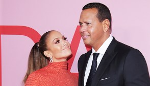 jennifer lopez alex rodriguez christmas kiss 2019