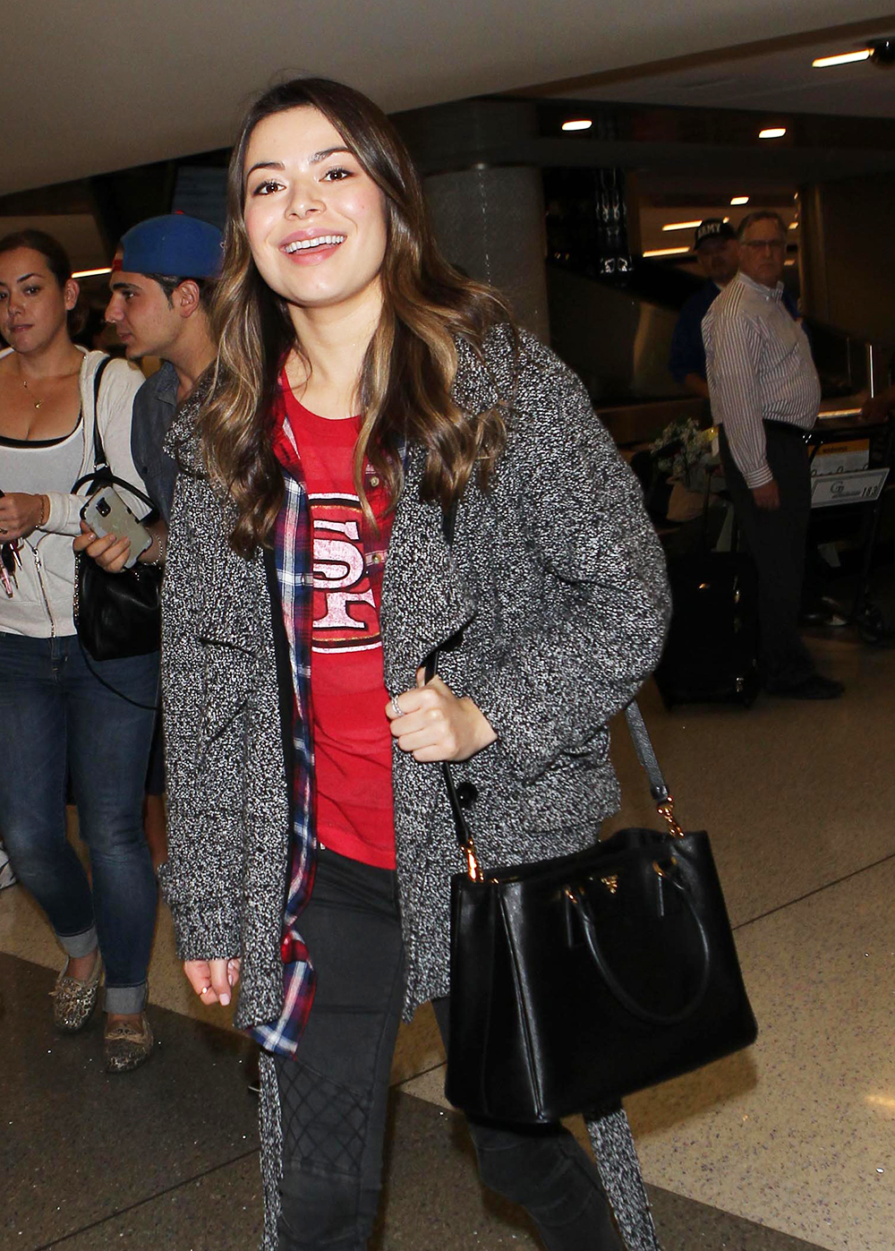 NEILL J SCHUTZER/©2014 RAMEY PHOTO 310-828-3445

Los Angeles, California, October 14, 2014

Miranda Cosgrove arriving at LAX.

NJSJA (Mega Agency TagID: MEGAR11633_1.jpg) [Photo via Mega Agency]