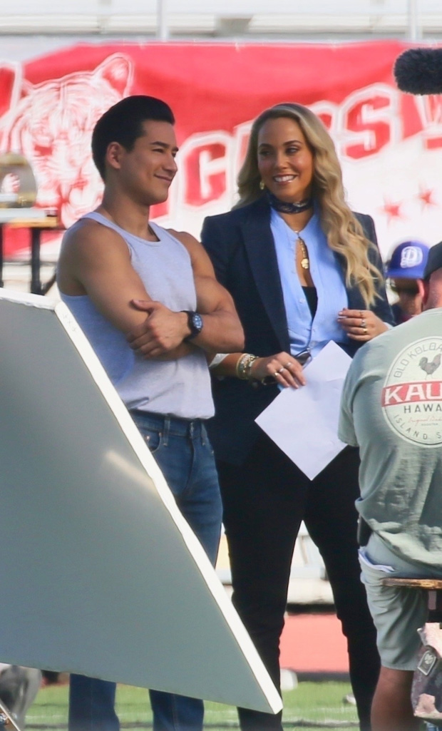 Mario Lopez and Elizabeth Berkley