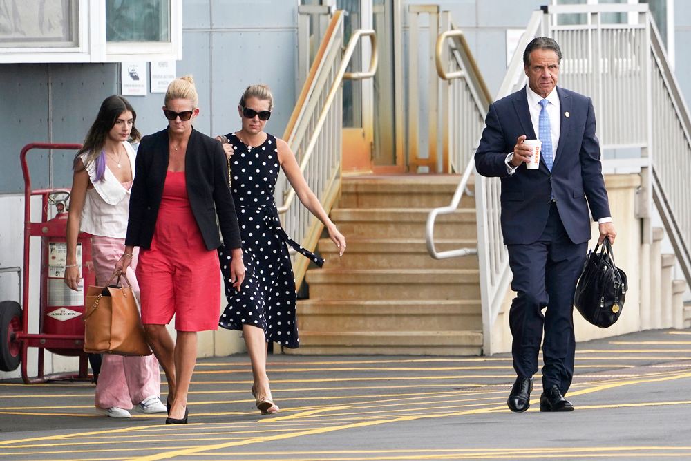 Andrew Cuomo Daughters Stand By Him Resign SS