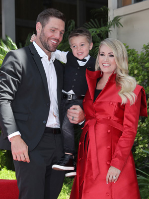 Carrie Underwood, Mike Fisher, Isaiah Fisher