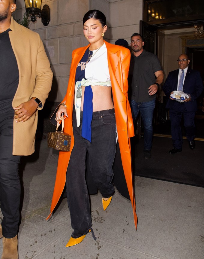 Kylie Jenner In Low-Rise Jeans & Crop Top