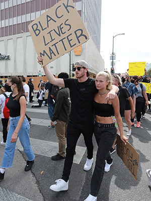 Los Angeles, CA - Logan Paul seen holding up a Black Lives Matter sign as she marches with his friends and Josie Canseco during today's continued protest.Pictured: Logan Paul, Josie CansecoBACKGRID USA 2 JUNE 2020 USA: +1 310 798 9111 / usasales@backgrid.comUK: +44 208 344 2007 / uksales@backgrid.com*UK Clients - Pictures Containing ChildrenPlease Pixelate Face Prior To Publication*