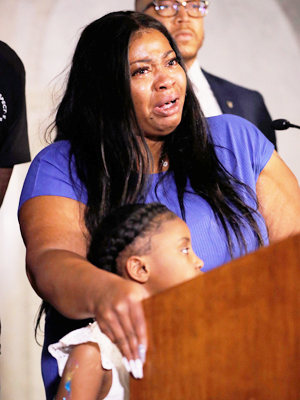 George Floyd, Roxie Washington