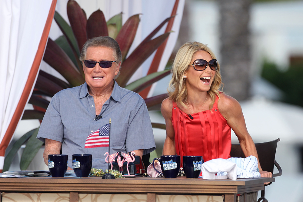 Regis and Kelly film poolside in sunny Miami.Pictured: Regis Philbin,Kelly Ripa.,Regis PhilbinKelly Ripa.Ref: SPL98441 050509 NON-EXCLUSIVEPicture by: SplashNews.comSplash News and PicturesUSA: +1 310-525-5808London: +44 (0)20 8126 1009Berlin: +49 175 3764 166photodesk@splashnews.comWorld Rights