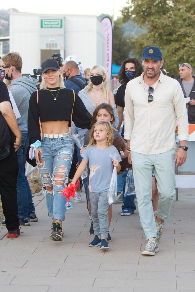 Brian Austin Green and Sharna Burgess enjoy a fun afternoon at the Malibu Chili Cook Off with his kids!