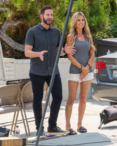 Long Beach, CA  - *EXCLUSIVE*  - Flip or Flop tv personalities Christina Anstead and ex husband Tarek El Moussa seen filming an episode in Long Beach.

Pictured: Christina Anstead, Tarek El Mouissa

BACKGRID USA 19 AUGUST 2020 

USA: +1 310 798 9111 / usasales@backgrid.com

UK: +44 208 344 2007 / uksales@backgrid.com

*UK Clients - Pictures Containing Children
Please Pixelate Face Prior To Publication*