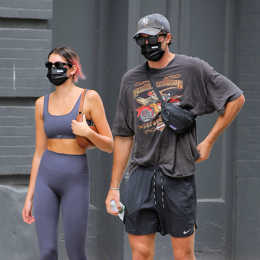 Model Kaia Gerber And Rumored Boyfriend Jacob Elordi Walk home from Dogpound Gym In New York City

Pictured: Kaia Gerber,Jacob Elordi
Ref: SPL5185962 090920 NON-EXCLUSIVE
Picture by: Christopher Peterson / SplashNews.com

Splash News and Pictures
USA: +1 310-525-5808
London: +44 (0)20 8126 1009
Berlin: +49 175 3764 166
photodesk@splashnews.com

World Rights