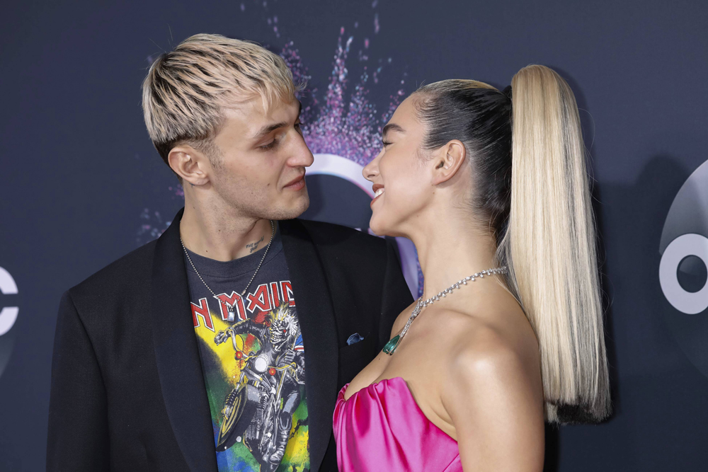 Anwar Hadid and Dua Lipa attend the 2019 American Music Awards, AMAs, at Microsoft Theatre in Los Angeles, USA, on 25 November 2019. | usage worldwide Photo by: Hubert Boesl/picture-alliance/dpa/AP Images