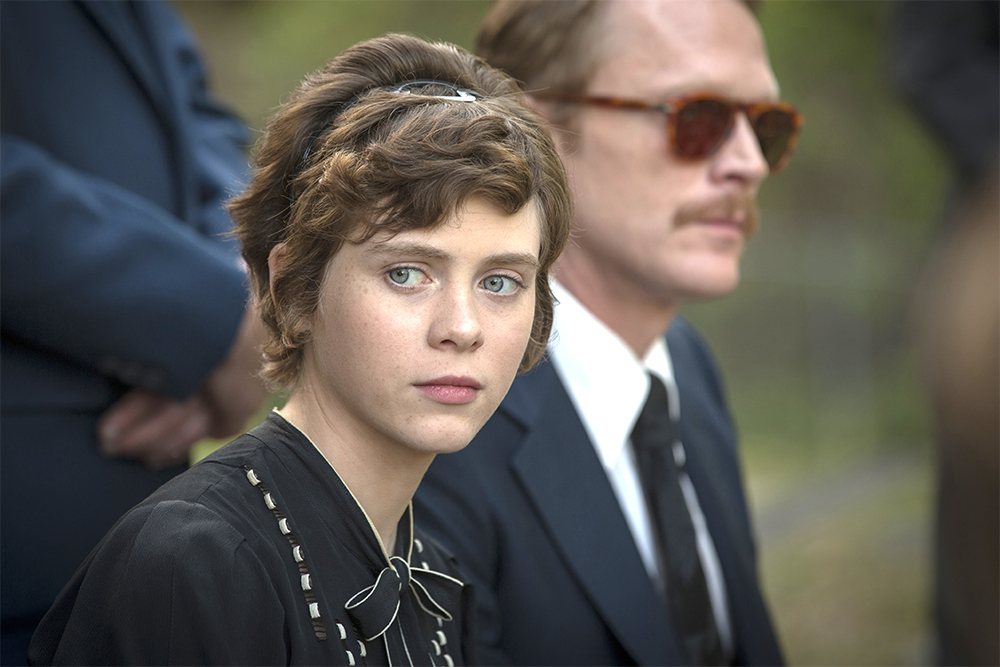 (L-R) Sophia Lillis and Paul Bettany star in UNCLE FRANKPhoto: Brownie HarrisCourtesy of Amazon Studios