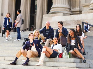 Evan Mock, Emily Alyn Lind, Thomas Doherty, Eli Brown, Jordan Alexander, Zion Moreno, Savannah Lee Smith are seen at the film set of the 'Gossip Girl' TV Series in New York City. NON-EXCLUSIVE November 10, 2020. 10 Nov 2020 Pictured: Evan Mock,Emily Alyn Lind,Thomas Doherty,Eli Brown,Jordan Alexander,Zion Moreno,Savannah Lee Smith. Photo credit: Jose Perez/Bauergriffin.com / MEGA TheMegaAgency.com +1 888 505 6342 (Mega Agency TagID: MEGA714376_012.jpg) [Photo via Mega Agency]