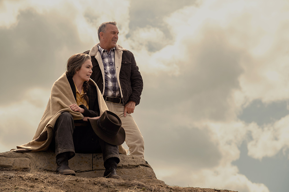 Diane Lane (left) stars as “Margaret Blackledge” and Kevin Costner (right) stars as “George Blackledge” in director Thomas Bezucha’s LET HIM GO, a Focus Features release. 
Credit : Kimberley French / Focus Features