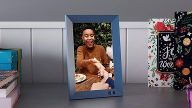 digital picture frame