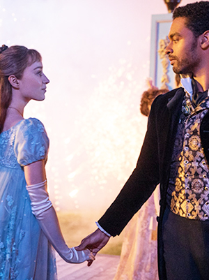 Regé-Jean Page Phoebe Dynevor