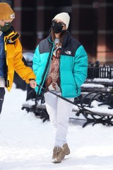 Pregnant Emily Ratajkowski And Sebastian Bear-McClard, wearing matching The North Face winter parkas, Walk Their Dog Colombo In New York City

Pictured: Emily Ratajkowski
Ref: SPL5209734 030221 NON-EXCLUSIVE
Picture by: Christopher Peterson / SplashNews.com

Splash News and Pictures
USA: +1 310-525-5808
London: +44 (0)20 8126 1009
Berlin: +49 175 3764 166
photodesk@splashnews.com

World Rights