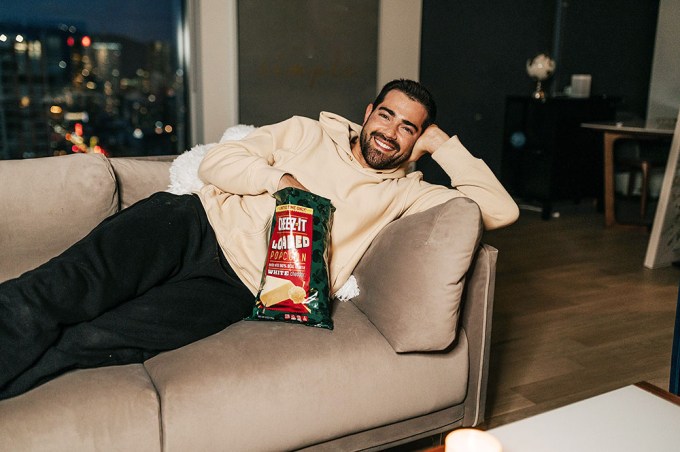 Jesse Metcalfe x Cheez-It Popcorn