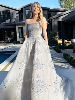 kaley cuoco golden globes 2021