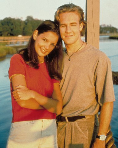 Editorial use only. No book cover usage.
Mandatory Credit: Photo by Moviestore/Shutterstock (1567011a)
Dawson's Creek ,  Katie Holmes,  James Van Der Beek
Film and Television