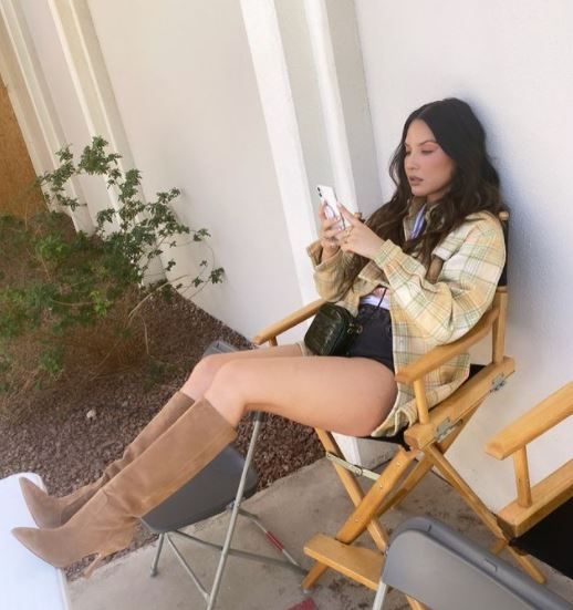 Olivia Munn rocks her Longchamp 1980 bag