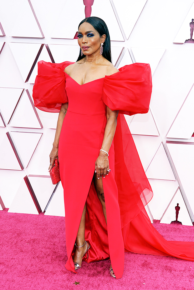 Angela Bassett 