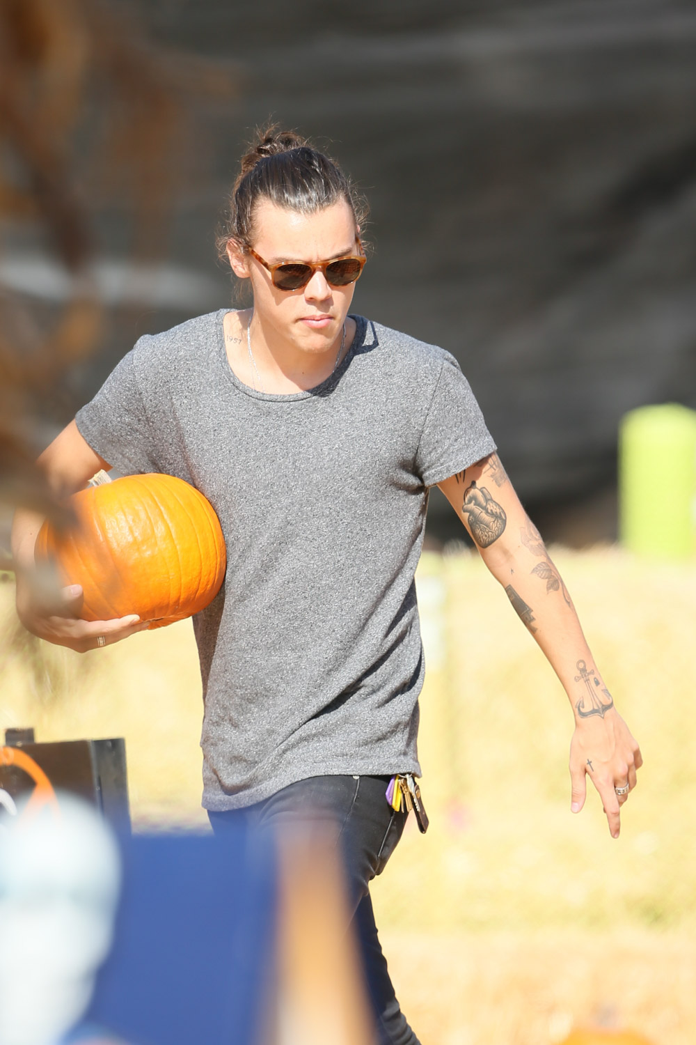 Harry Styles and a female seen picking out pumpkins at Mr. Bones Pumpkin patch.

Featuring: Harry Styles
Where: Los Angeles, California, United States
When: 08 Oct 2014
Credit: Michael Wright/WENN.com

**Nhd4S37jTfWzH3Wk%%XGxw** Newscom/(Mega Agency TagID: wennphotosfour676801.jpg) [Photo via Mega Agency]