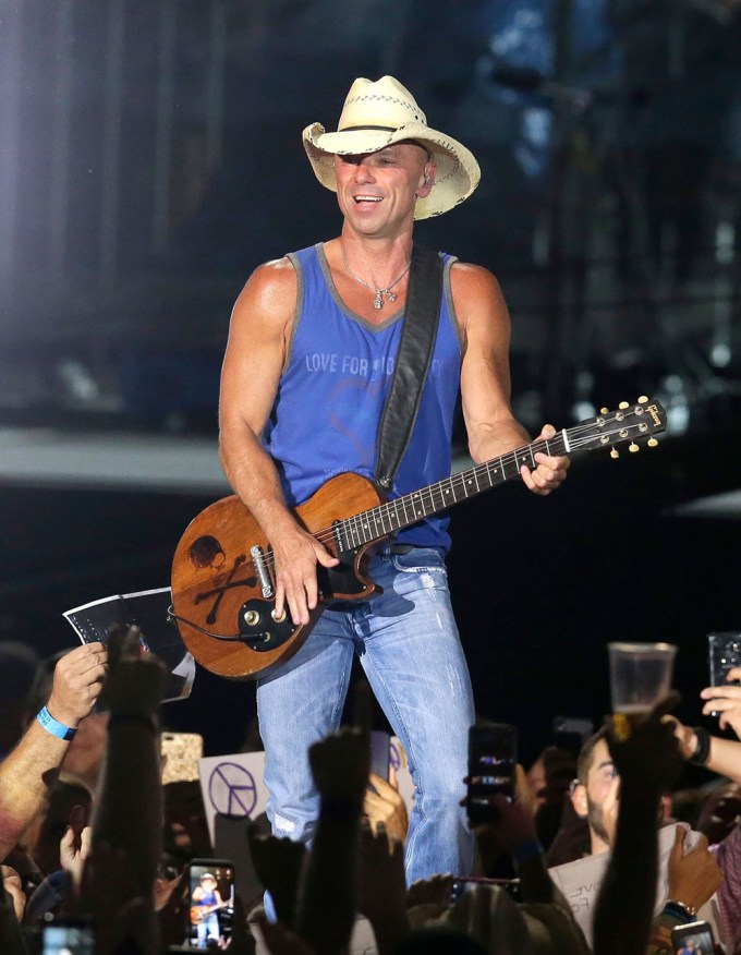 Kenny Chesney Performing In Phoeniz