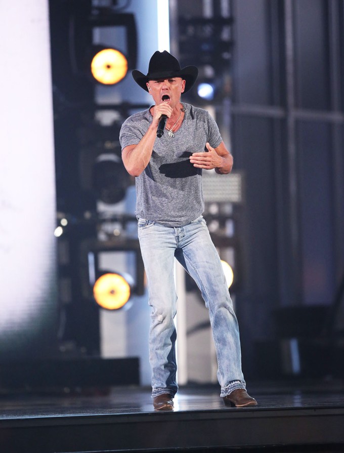 Kenny Chesney Performing at ACM Awards