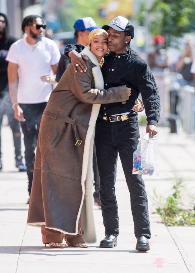 Rihanna & A$AP Cuddle