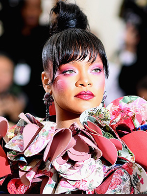 NEW YORK, NEW YORK - MAY 01:  Rihanna attends the 'Rei Kawakubo/Comme des Garcons: Art Of The In-Between' Costume Institute Gala at Metropolitan Museum of Art on May 1, 2017 in New York City.  (Photo by Dimitrios Kambouris/Getty Images)