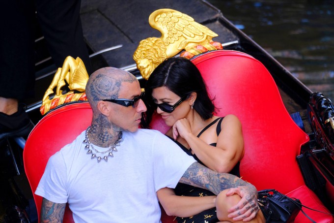 Kourtney Kardashian & Travis Barker Get Cozy in Venice