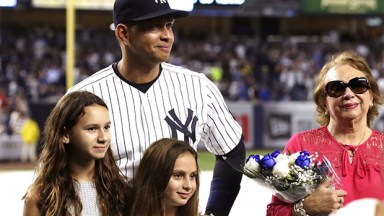 Alex Rodriguez & daughters