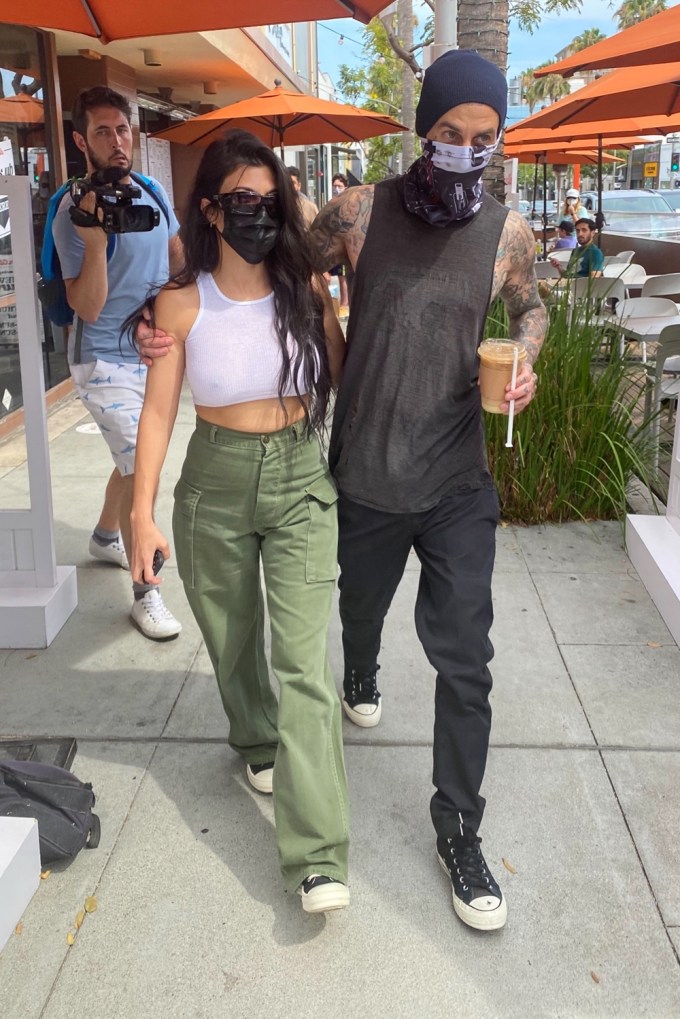 Kourtney Kardashian & Travis Barker Get Coffee